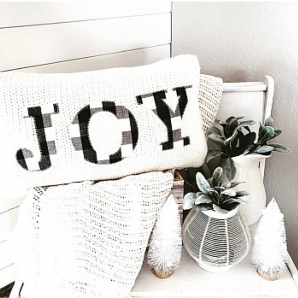 🆕 Joy Buffalo Plaid Pillow Bee & Willow Christmas